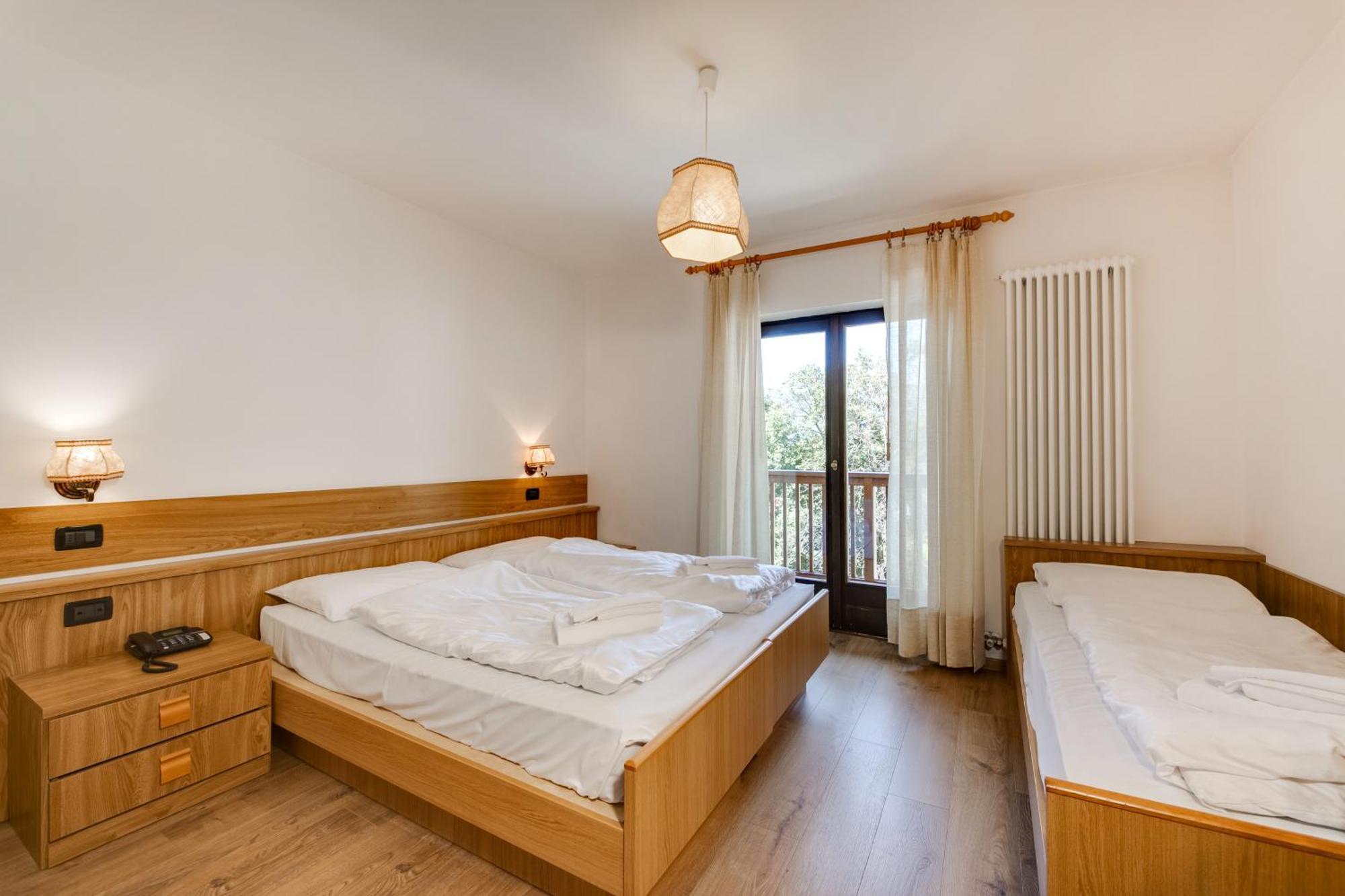 Hotel Bellamonte Predazzo Room photo